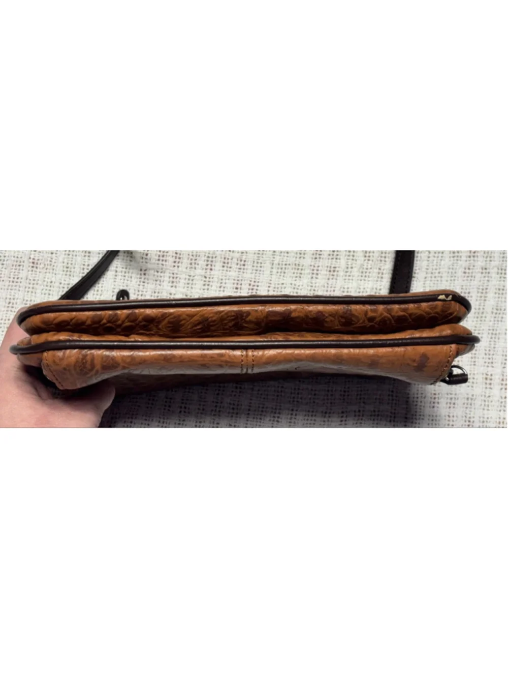 Y2K Tignanello Croc Embossed Tan & Brown Leather Crossbody Organize Fair Conditi